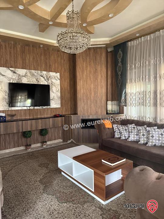 فيلا مستقلة و مميزة مساحة 275م على أرض 724م للبيع في السلط