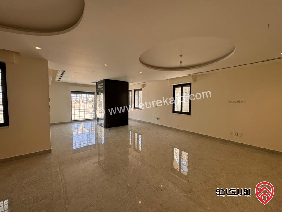 فيلا مستقلة للبيع في عمان - عبدون مساحة الارض 1350 م والبناء 1000م ، الحديقة 400م ، الترس 200م بالقرب من السفارة الامريكية موقع مميز 