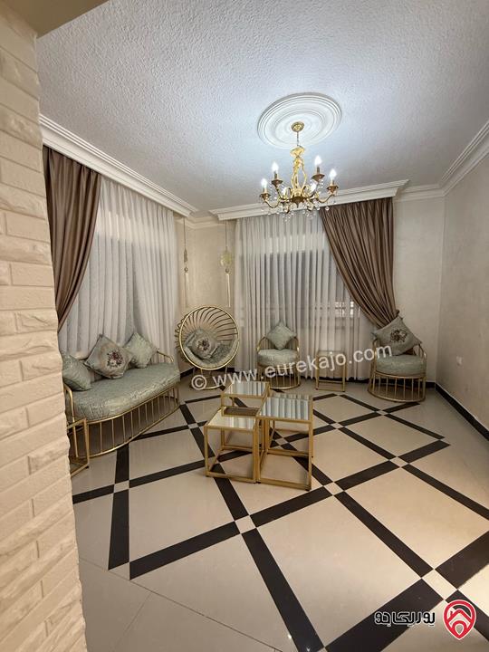 فيلا دوبلكس مساحة 300م على أرض 480م للبيع في مغاريب السلط 