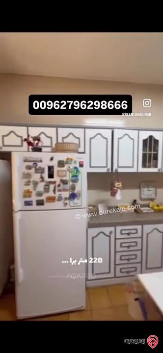 شقة شبه أرضي مساحة 207م داخلي و 220م خارجي للبيع في عمان - ضاحية الرشيد