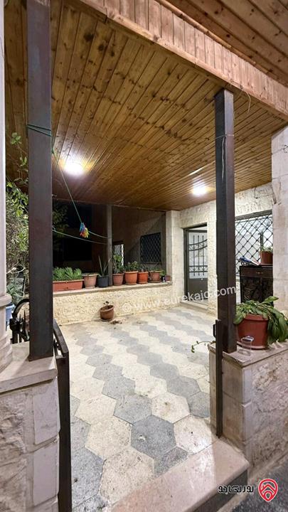 شقه ديلوكس طابق أرضي مساحة 110م مع ترس 30م للبيع في عمان - البنيات 