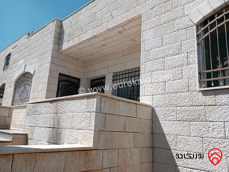 منزل مستقل مساحة 165م على أرض 482م للبيع في الزرقاء - ضاحية المدينة