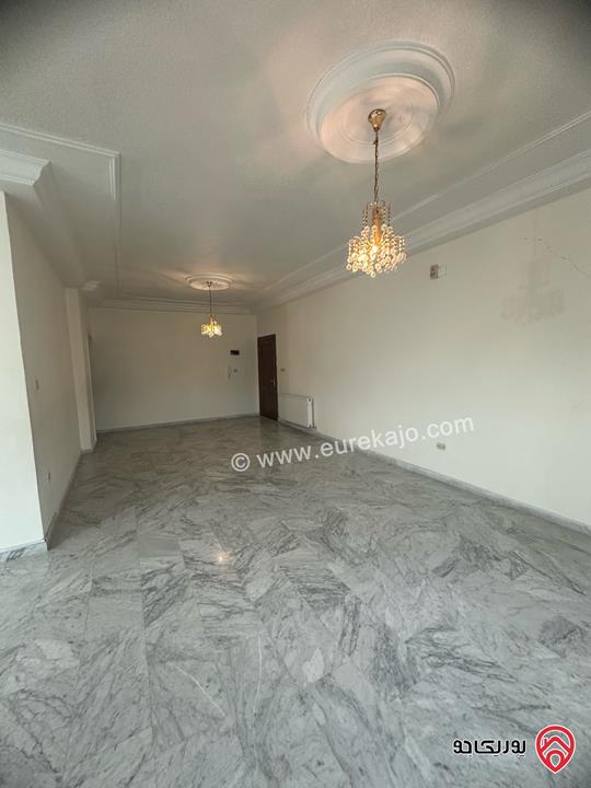 شقة طابق ثالث مساحة 160م للبيع في عمان - الجبيهة خلف السيفوي