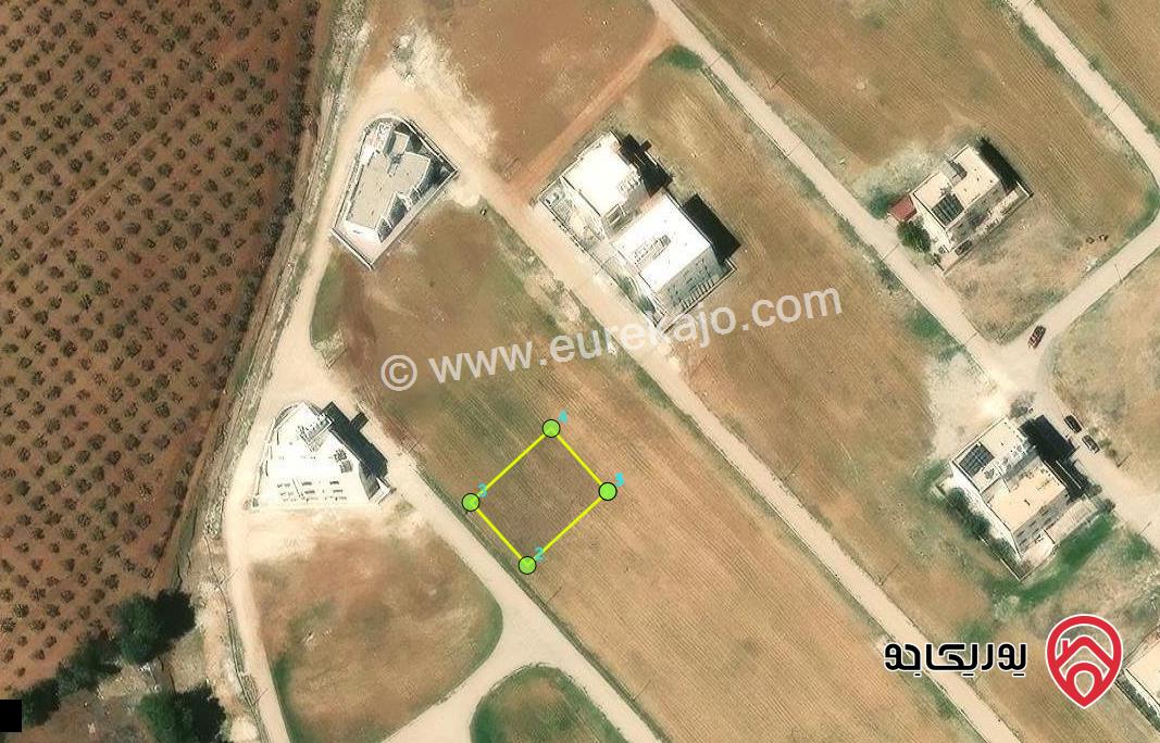 قطعة ارض مميزه جدا مساحة 500م للبيع في عمان - تقع مقابل جامعة الاسراء طريق المطار باتجاه مادبا سكن ج ونسبه البناء 51% منطقة فلل جديدة