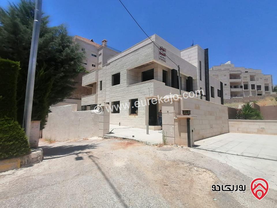 فيلا مساحة 1 دونم على أرض 940م للبيع في عمان - دابوق
