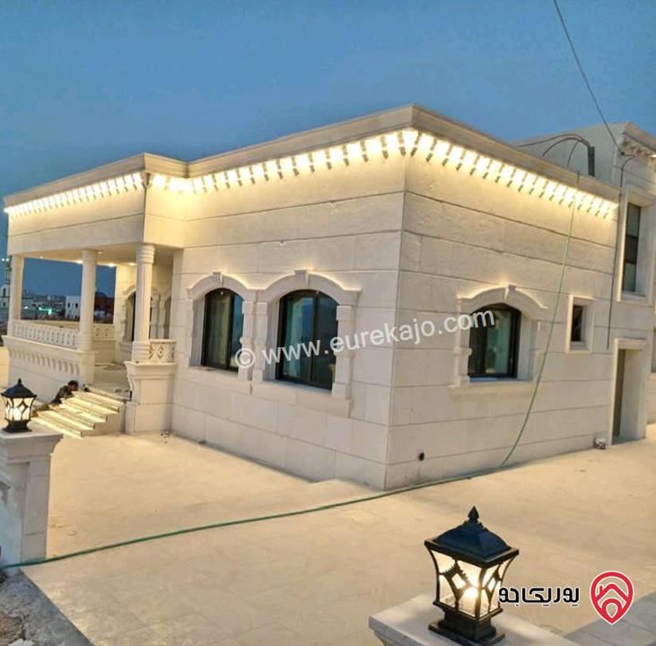 فيلا مساحة 235م على أرض 517م للبيع في الزرقاء الجديدة 