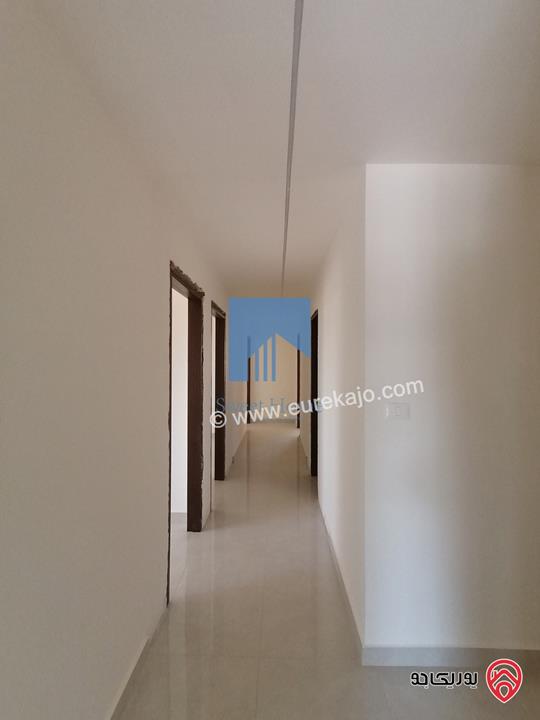 شقة فاخرة للبيع في عمان أم السماق - خلف السيتي مول وقرب مكة مول طابق ارضي 250م تشطيب سوبر ديلوكس لم تسكن