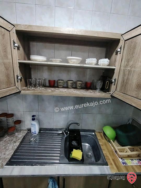 شقة مفروشة طابق ثاني مساحة 50م للايجار لطلاب او طالبات في اربد مقابل جامعة اليرموك