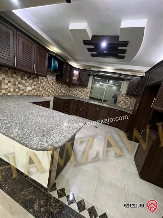 شقة سوبر ديلوكس مساحة 175م داخلي و 150م خارجي للايجار في عمان - طريق المطار 