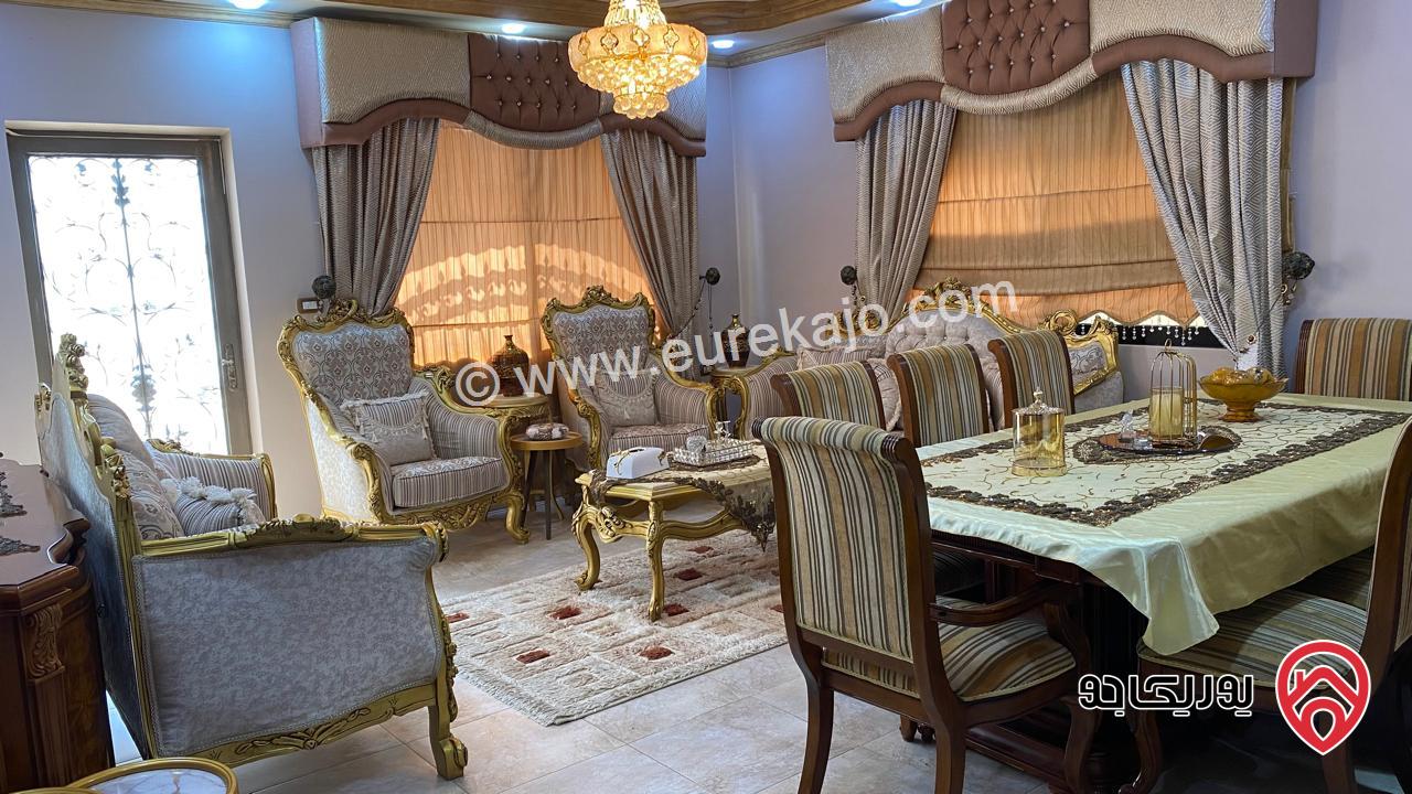 منزل مستقل مساحة 320م على أرض 300م للببع في جبل طارق، الزرقاء