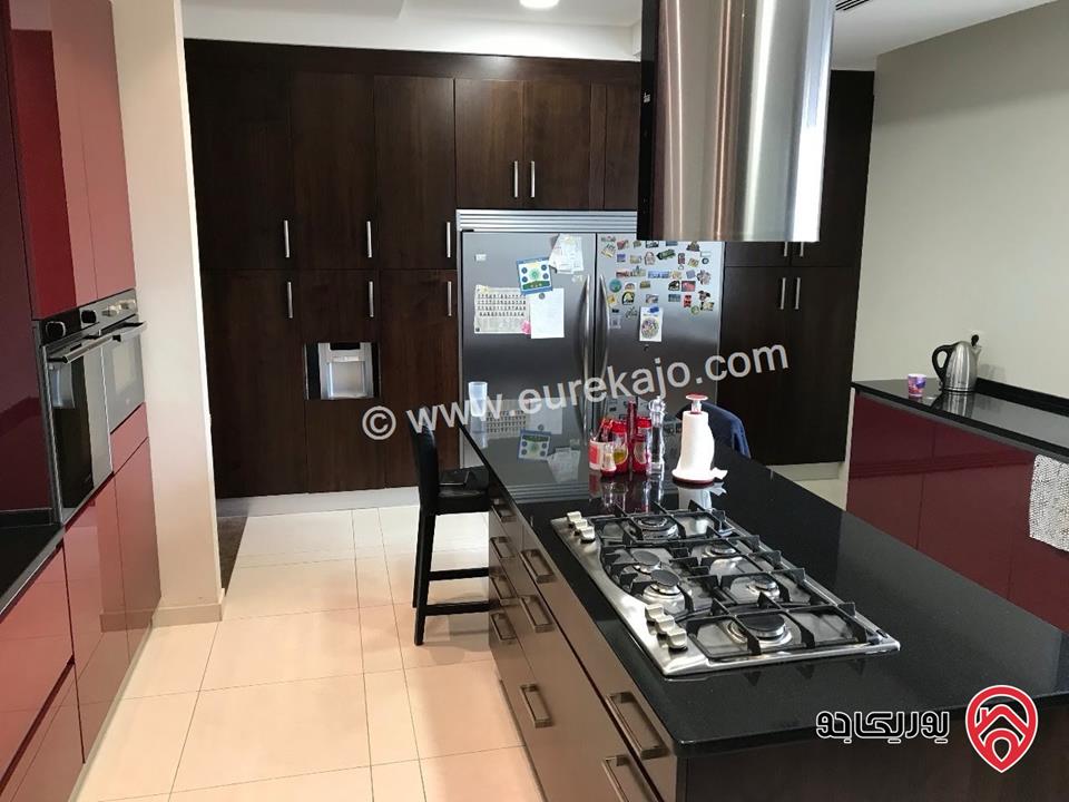 فيلا مميزة مساحة 850م على أرض 990م للبيع في عمان - طريق المطار 