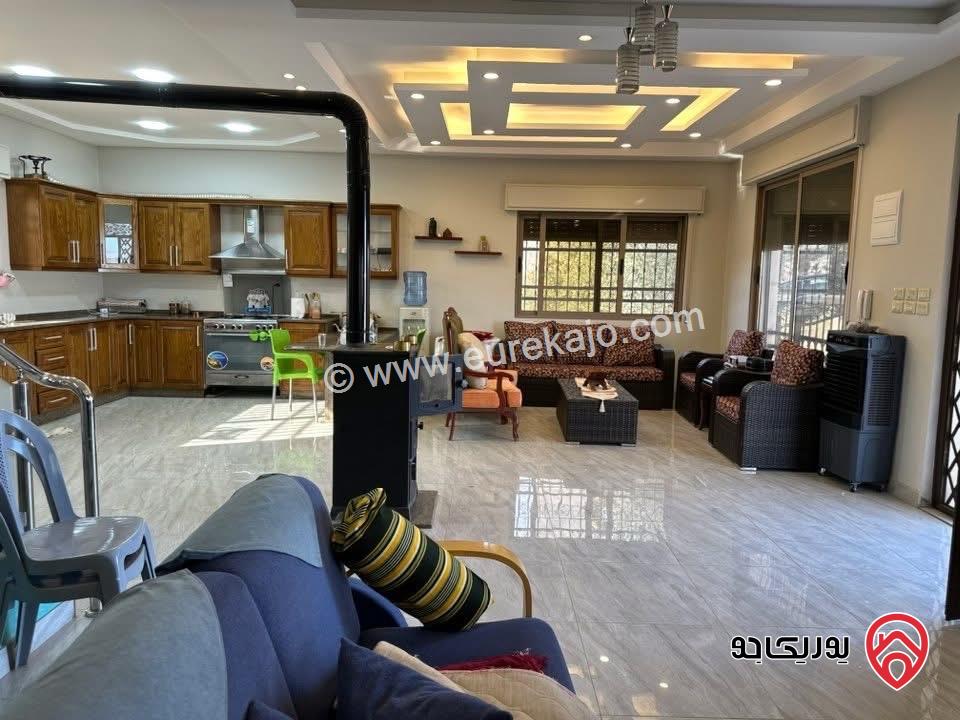 مزرعة مميزة جداً مساحة الأرض 3 دونم و 400م والبناء 180م للبيع في الزرقاء - العالوك بيرين إطلالة بنوراما 