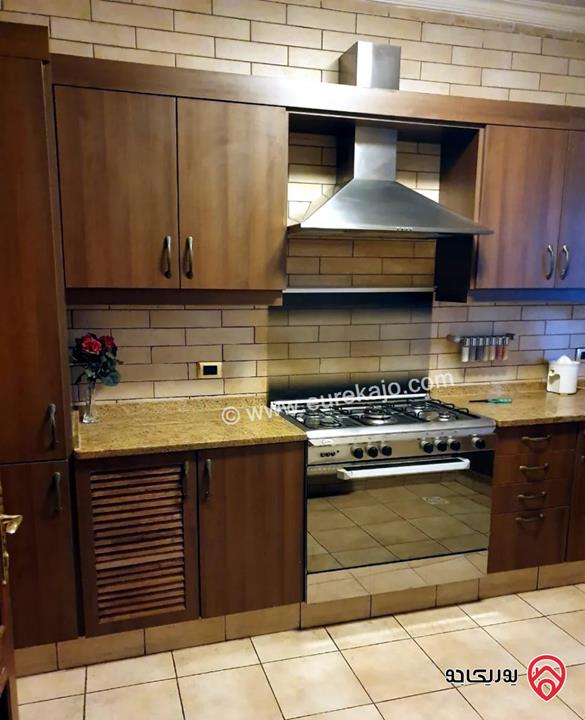 شقة مفروشة أرضية مساحة 360م مع حديقة 200م للايجار في عمان - الرابية