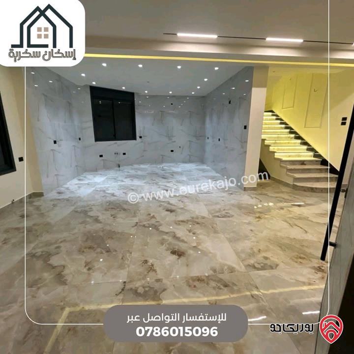 فلل متلاصقة مساحة 250م على أرض 450م للبيع في اربد - جحفية 