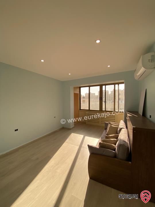 شقة طابق ثالث مع روف فاخرة جدا مساحة 380م للبيع في عمان - خلدا