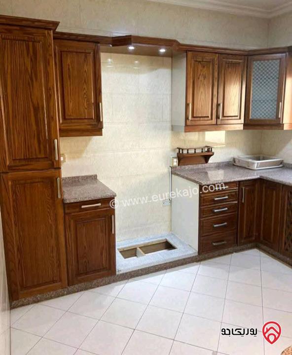 شقة فارغة مساحة 150م طابق ثالث للايجار في عمان - الرابية