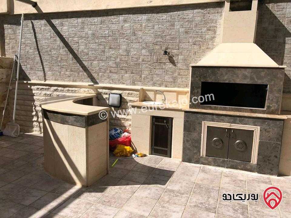 شقة فاخرة طابق أرضي مساحة 210م داخلي و 240م خارجي للبيع في عمان - منطقة البنيات