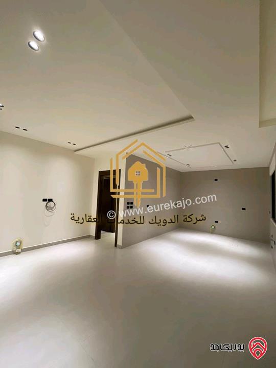 شقة جديدة طابق أرضي مساحة 165م داخلي و 180م خارجي للايجار في عمان - حي الصحابة 