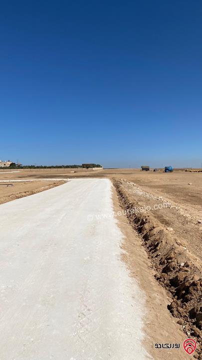 ارض مساحة 3400م للبيع من أراضي جنوب عمان - طريق المطار بجانب المزارع و الشاليهات و الفلل منطقة الصلاحية 