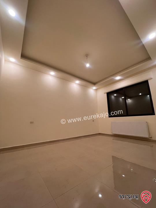 شقة أرضية مساحة 220م داخلي و 150م خارجي للايجار في عمان - ام السماق 