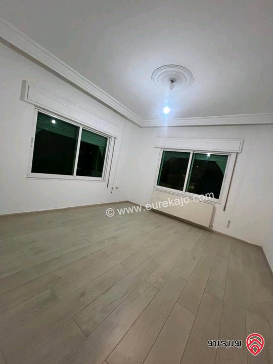 شقة فارغة مساحة 185م طابق ثالث للايجار في عمان - أم السماق