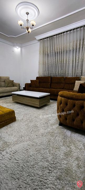 شقة مفروشة مساحة 120م للايجار من المالك مباشرة مطابقة للصور تماماً في اربد - شمال مجمع عمان الجديد /يومي أو أسبوعي أو شهري/للعائلات و العرسان