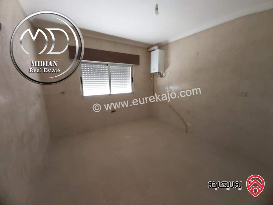 شقة ارضية فارغة للايجار في عمان - ام السماق مساحة 165م مع ترس و حديقة 130م تشطيبات و ديكورات سوبر ديلوكس جديدة لم تسكن بسعر مميز