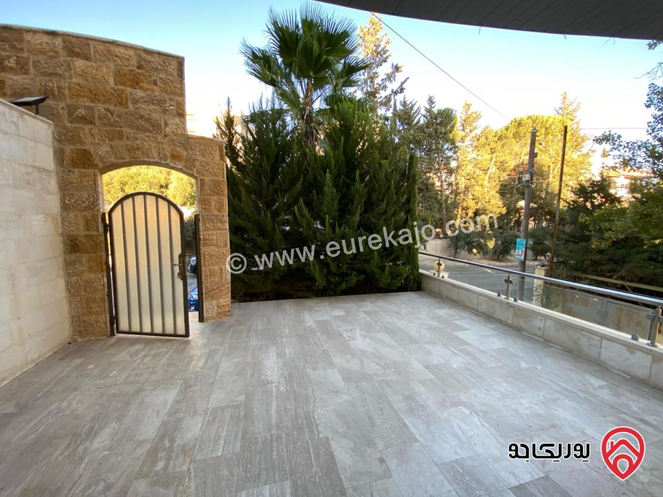 شقة ديلوكس طابق ارضي مساحة 190م داخلي و 50م خارجي للايجار في عمان - تلاع العلي 