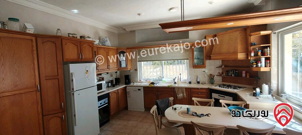 فيلا فاخرة مساحة 510م على أرض 550م للبيع في عمان - ناعور خلف كازية السلام بسعر مغري جدا 