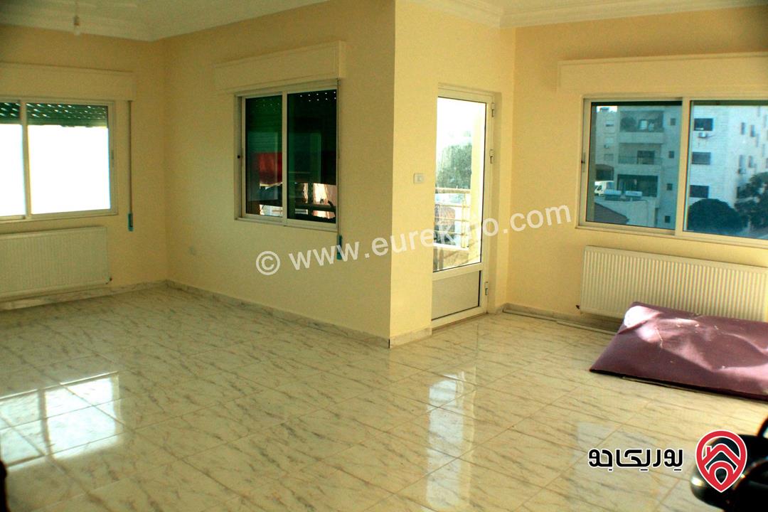 شقة مساحة 200م طابق ثالث للبيع في عمان - مرج الحمام