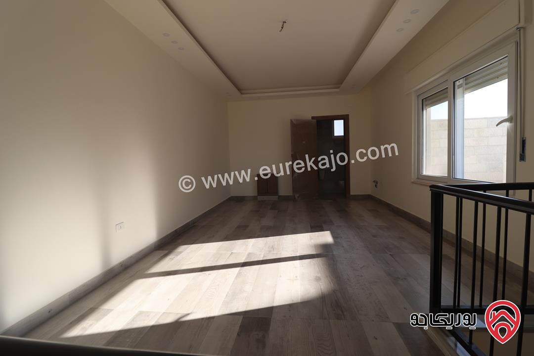 شقة جديدة طابق ثالث دوبلكس مساحة 173م للبيع في عمان - خلدا