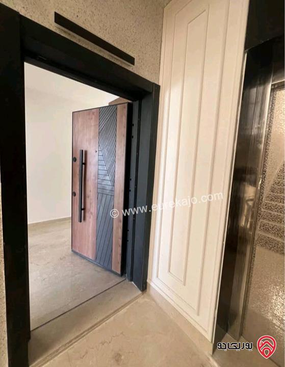 شقة فارغة طابق ثاني مساحة 250م للايجار في عمان - خلدا 