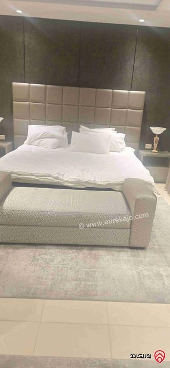 شقة ارضية مساحة 248م مع توسعة 10م مقززة حديقة وتراسات 350م للبيع في عمان - ام اذينة