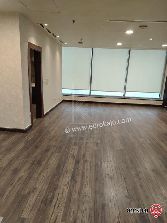 مكتب تجاري مفروش مساحة 400م طابق رابع للايجار في عمان - الدوار الخامس