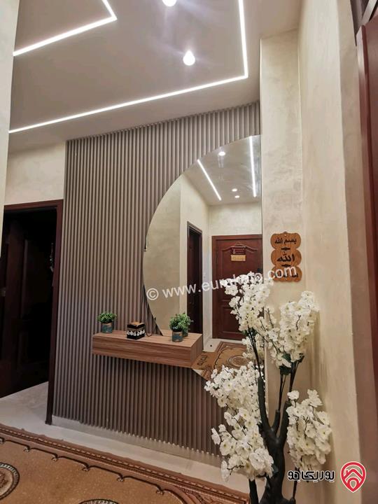 شقة طابق ثالث مساحة 220م للبيع في عمان - طبربور/طارق