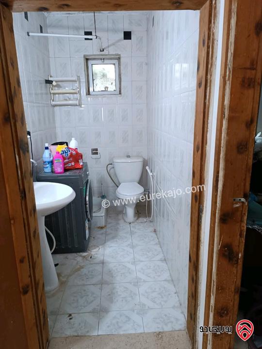 (التواصل فقط عن طريق الواتساب) منزل مع حديقة مساحة 220م على أرض 685م للبيع في اربد - الحي الشرقي