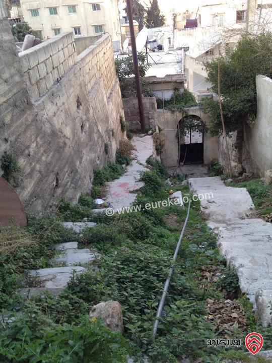 بيت قديم على أرض 707م للبيع في جبل عمان طلوع الحايك