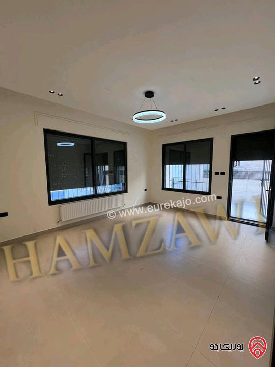 شقة أرضية مساحة 170م داخلي و 160م خارجي للايجار في عمان - حي الصحابة طريق المطار 