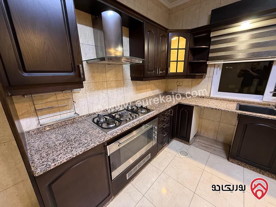 شقة مساحة 170م طابق ثاني مع مصعد عمارة هادئة عائلات للإيجار  في عمان - دير غبار