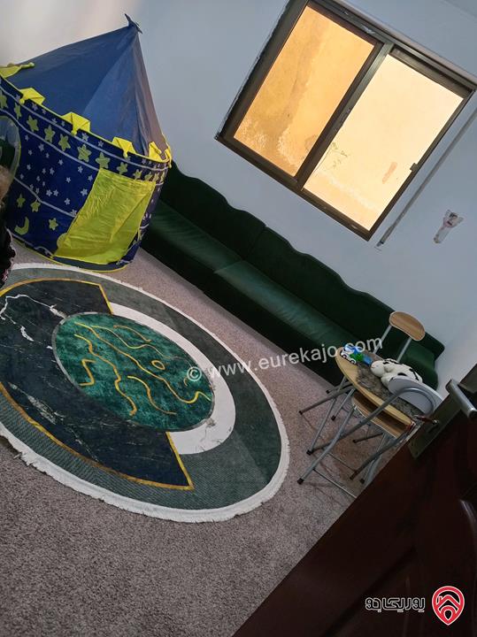 شقة أرضية مساحة 150م داخلي و 90م خارجي للبيع في عمان - ام نوارة 