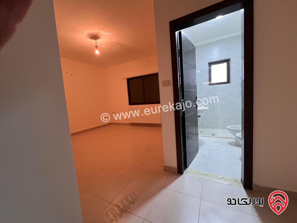 شقة طابق ثالث مساحة 160م للايجار في عمان - ام السماق 