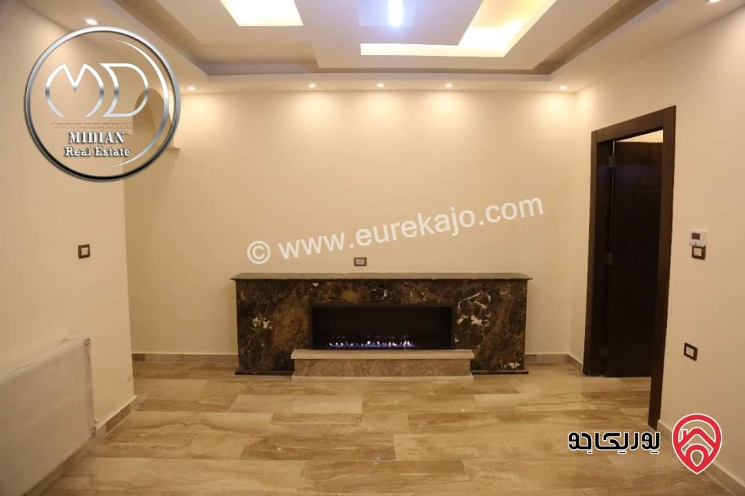 شقة شبه ارضي فارغة للايجار في عمان - ضاحية النخيل مساحة 200م مع ترس و حديقة 250م تشطيبات ديكورات عصرية فاخرة