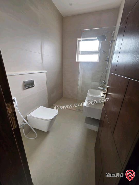 فيلا مساحة 300م على أرض 500م للايجار في عمان - أم السماق خلف مجع جبر بالقرب من نادي فتنس 