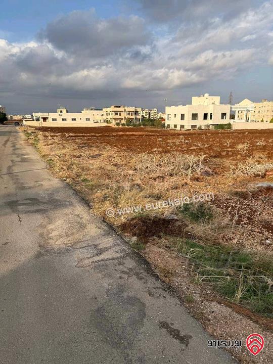 قطعة أرض على شارعين مساحة 774م للبيع في اربد - الصريح شارع البتراء 