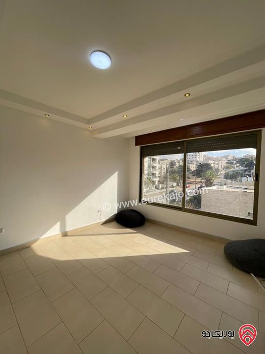 شقة شبه مفروشة طابق ثالث مساحة 325م للايجار في عمان - ضاحية الرشيد