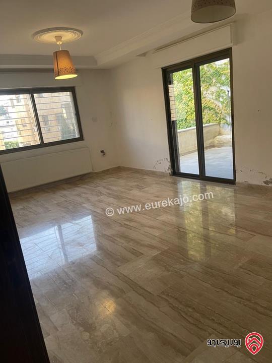 شقة شبه أرضية مساحة 180م للايجار في عمان - ام السماق 