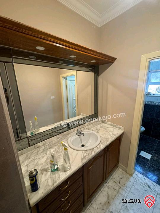 شقتين فارغتان طابقيات مساحة 310م للايجار في عمان - مرج الحمام