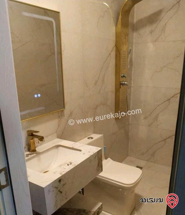 شقة فارغة أرضية مساحة 225م داخلي و 100م خارجي للايجار في عمان - الجبيهة