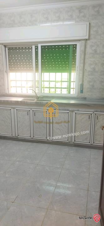 شقة فارغة طابق ثاني مساحة 150م للإيجار في عمان - خلدا 