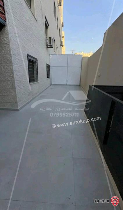 شقة فارغة شبه أرضية مساحة 80م داخلي و 120م خارجي للايجار في عمان - الجندويل